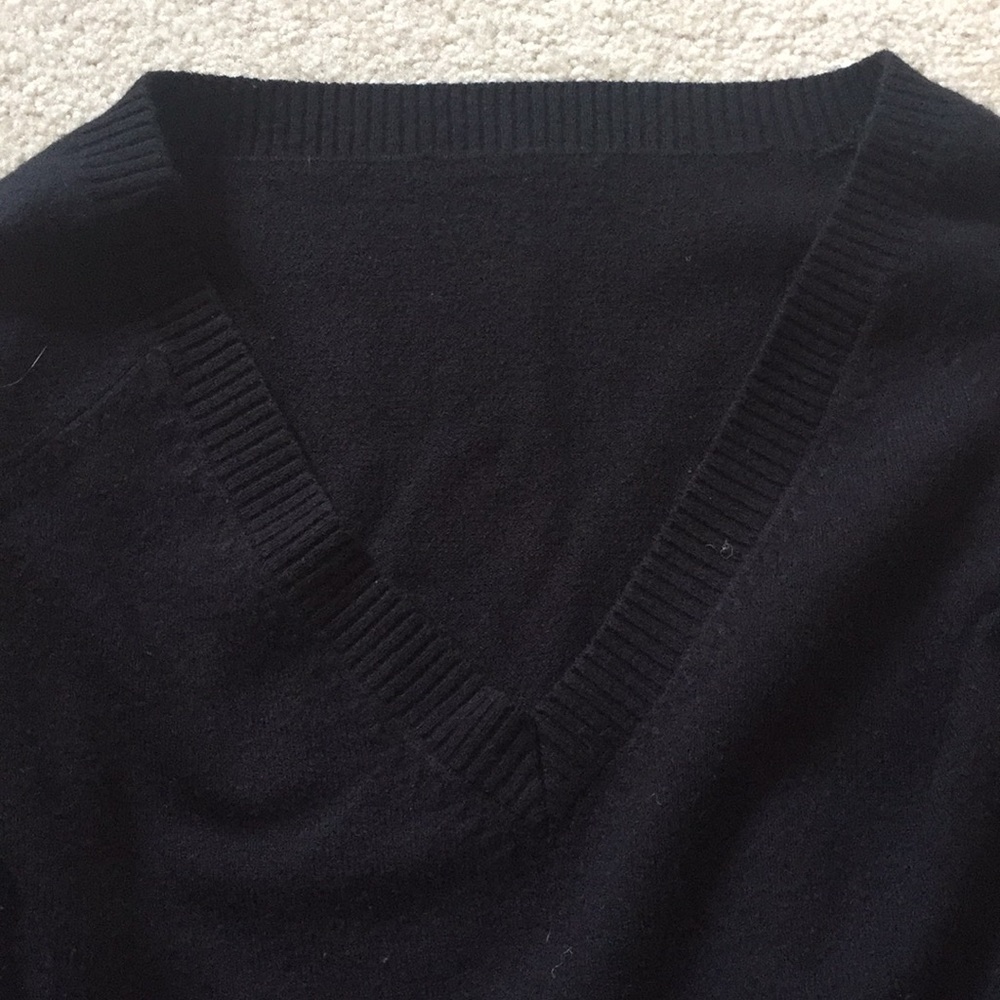 Jean skirt with a black v neck long sleeve - Picture 3 of 6